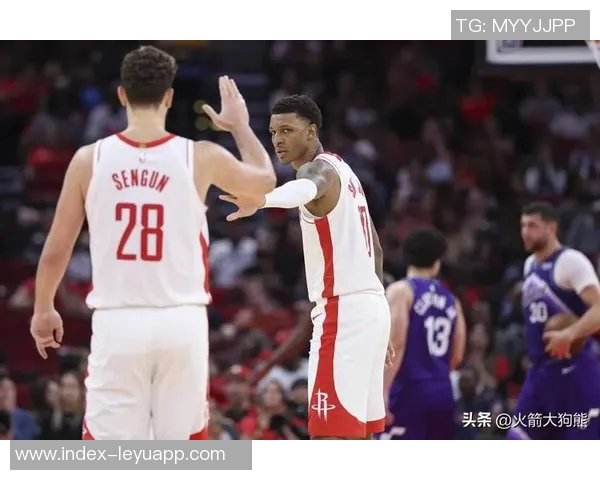 火箭本赛季场均1278分领跑联盟热火76人紧随其后争夺季后赛席位 火箭本赛季场均1278分领跑联盟热火76人紧随其后争夺季后赛席位