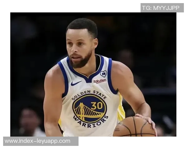 科尔称赞库里是球队核心一切战术围绕他展开