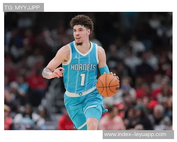 卡尔克布伦纳在对抗独行侠内线时表现出色应该给予他更多的上场时间