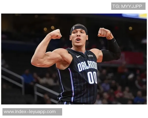 阿隆戈登半场表现出色与约基奇默契配合贡献16分5板2助 阿隆戈登半场表现出色与约基奇默契配合贡献16分5板2助