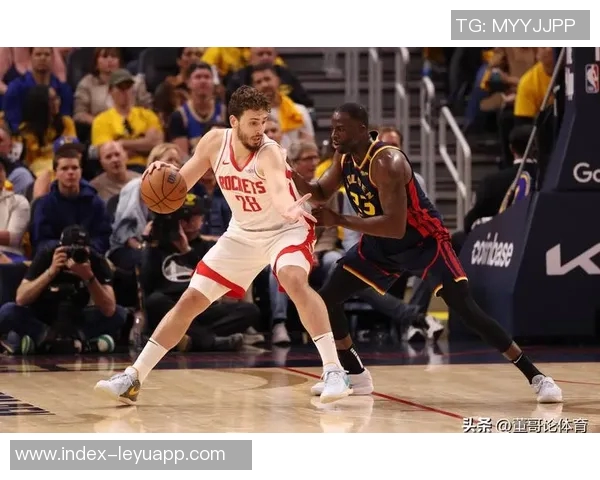 乌度卡称赞卡佩拉护筐与空接能力申京双塔组合展现更强侵略性 乌度卡称赞卡佩拉护筐与空接能力申京双塔组合展现更强侵略性