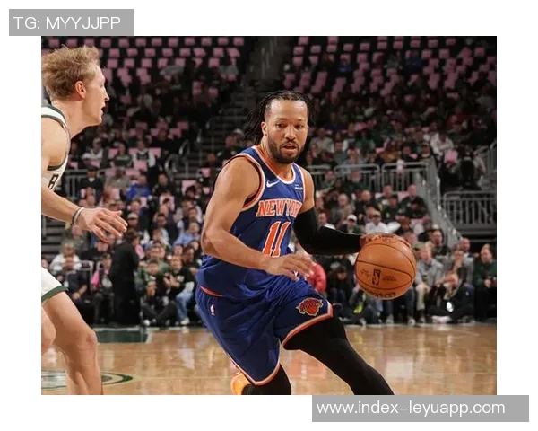 字母哥上半场表现平平11投7中仅得14分2篮板1助攻引发热议 字母哥上半场表现平平11投7中仅得14分2篮板1助攻引发热议