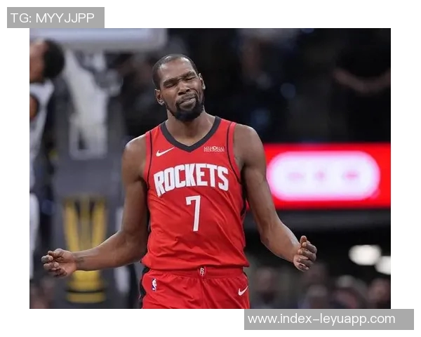 快船半场微弱领先火箭祖巴茨表现出色杜兰特状态低迷仅得7分